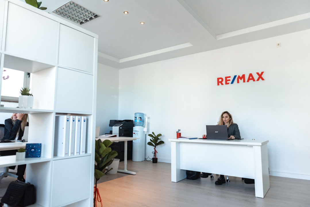 Agencija za nekretnine RE/MAX Domani ima novu poslovnicu u Vodicama!