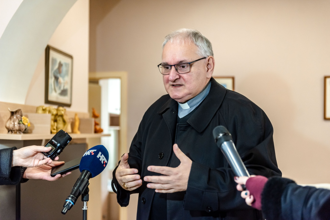 Gradonačelnik i biskup posjetili Prihvatilište za beskućnike: Najavljena i obnova pučke kuhinje