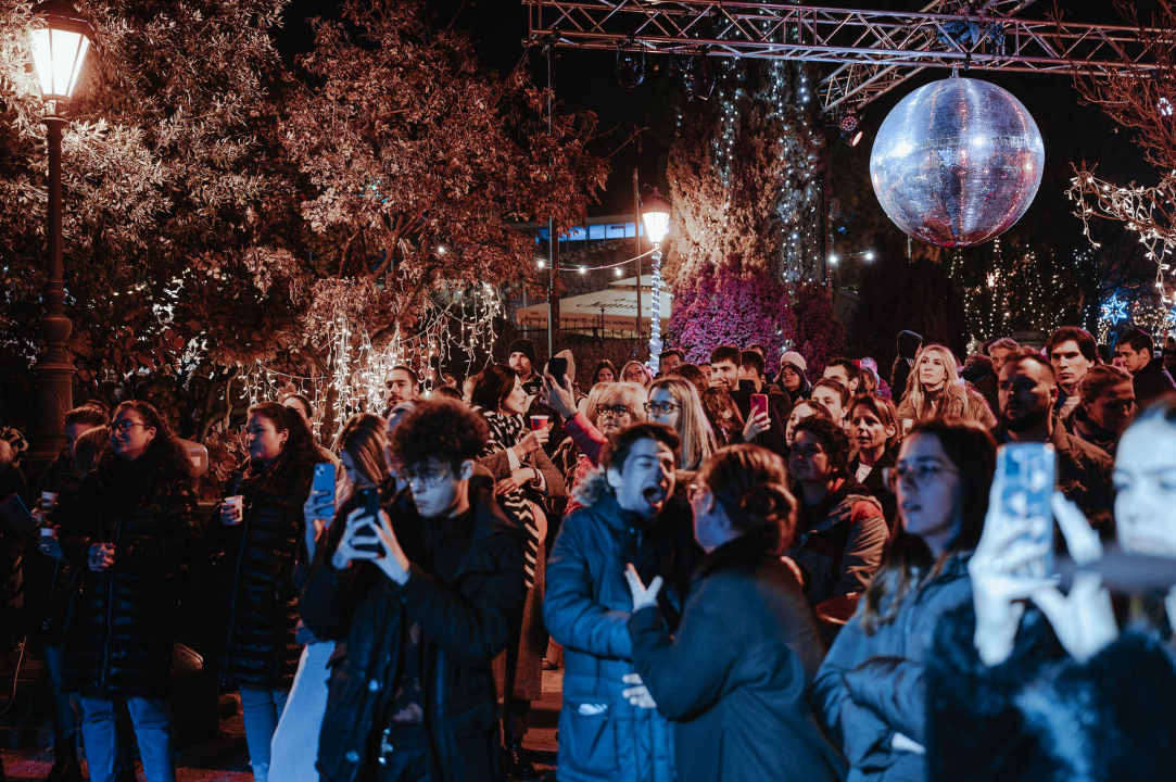 Mlada glazbenica Nika Turković napravila dobru atmosferu u Parkiću  
