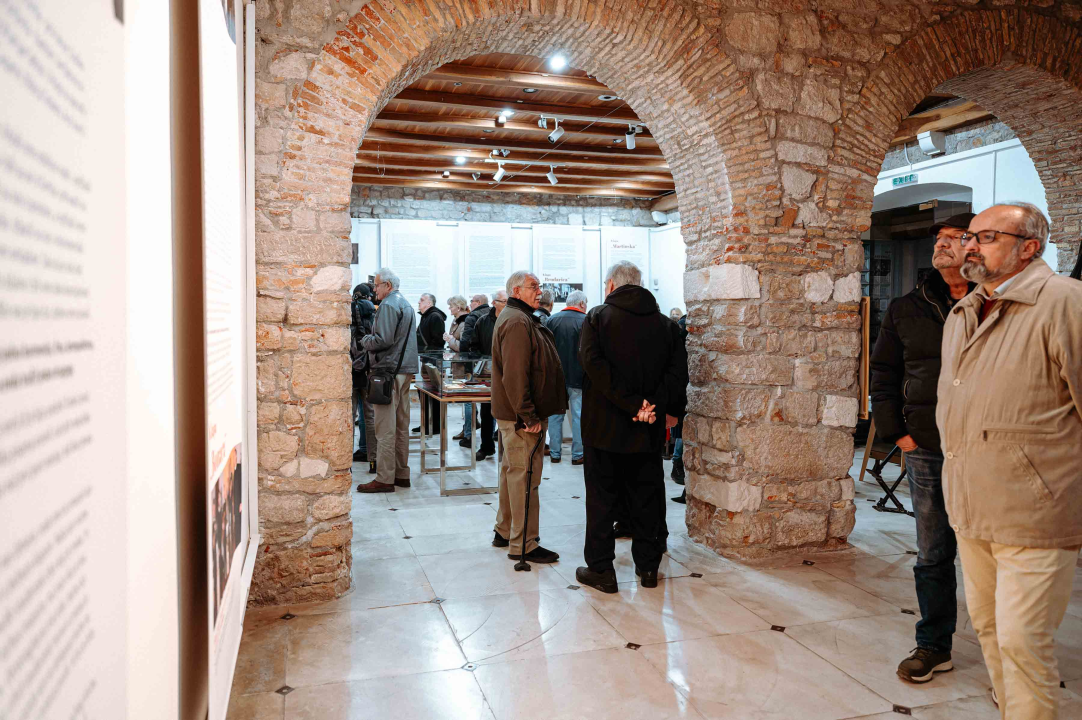  U Muzeju otvorena fenomenalna izložba ‘Važna je emocija, a ne note! Kazivanja o šibenskim klapama’