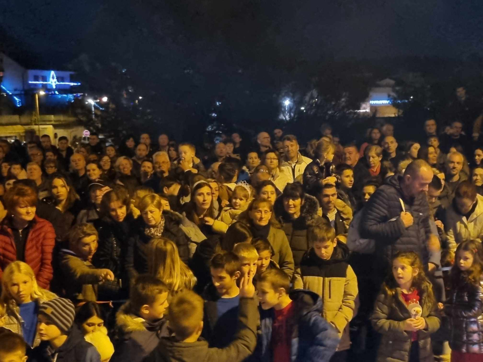 Župljani Vidika uprizorili žive jaslice, sugrađani oduševljeni 