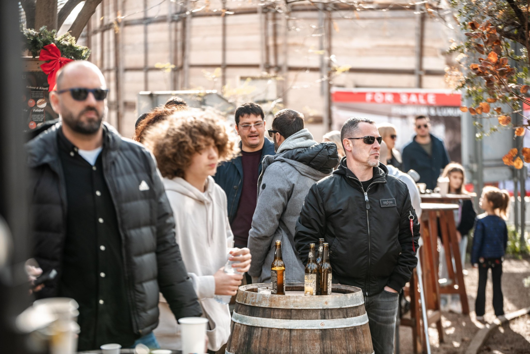 'Jedinstveni spoj starosti i neiskustva': Teke Yeke rasplesali sve u Parkiću 