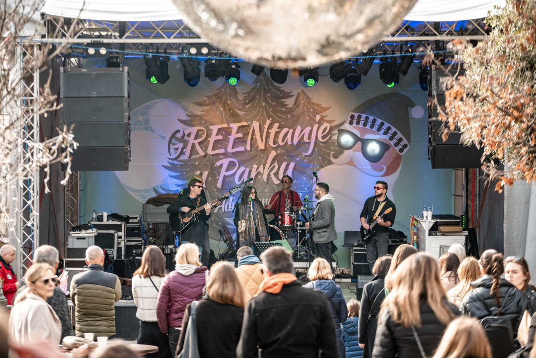 'Jedinstveni spoj starosti i neiskustva': Teke Yeke rasplesali sve u Parkiću 