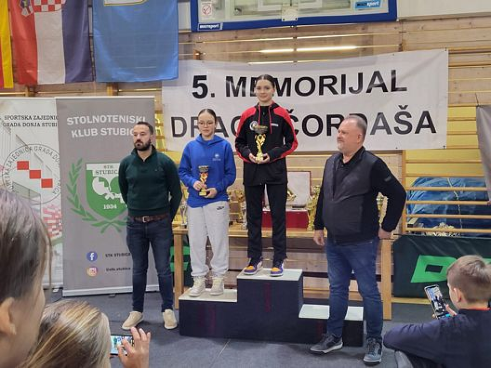 Šibenske stolnotenisačice se zadovoljne vraćaju iz Gupčeve Stubice