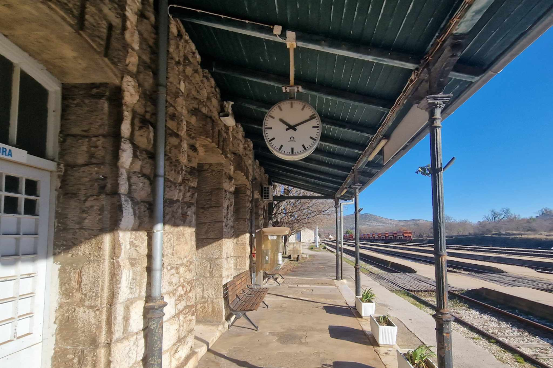 Prošetali smo po legendarnoj željezničkoj stanici Perković, koja je zapravo u Sitnom Donjem