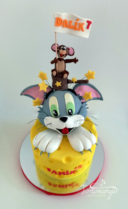 Josipa je ekonomiju zamijenila slastičarstvom i ljubav prema tortama pretvorila u posao: 'Obitelj mi je najveća podrška'