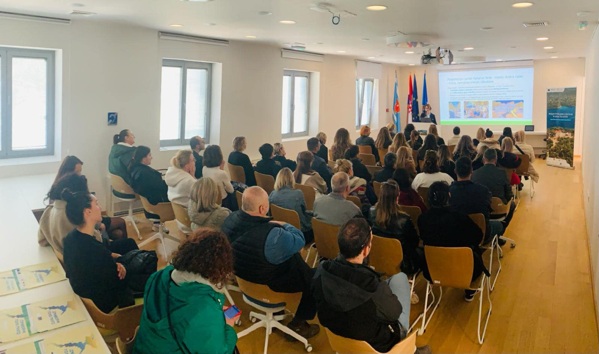 Turistički djelatnici i predstavnici agencija obišli Posjetiteljski centar 'Kanal sv. Ante'