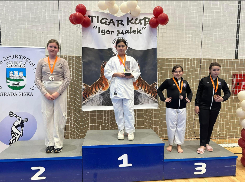 Murterski karataši osvojili deset medalja na turniru u Sisku