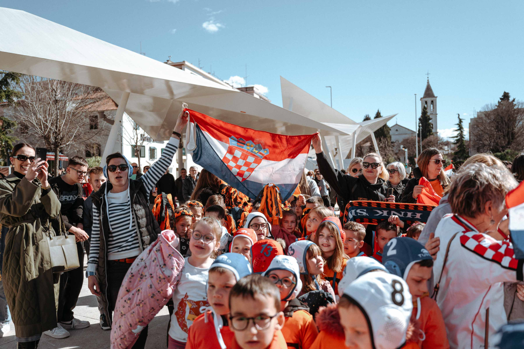 Šibenčani masovno dočekali svjetske prvake, Tucak: 'Gdje god pođem osjećam ljubav koju mi pružate'