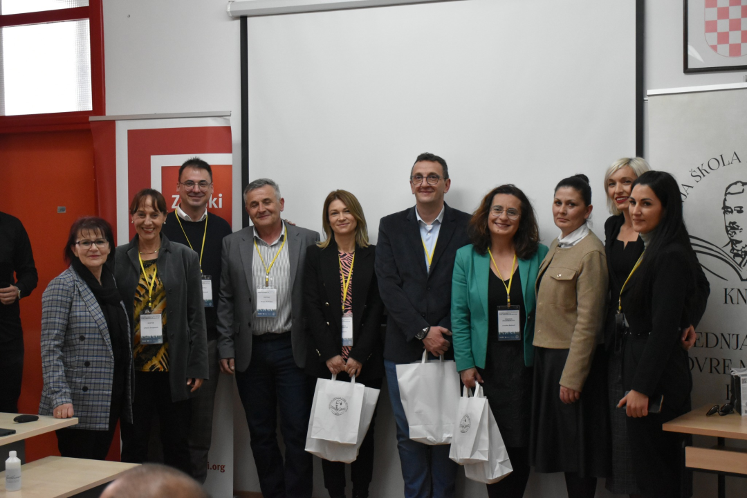 U kninskoj srednjoj školi održano regionalno natjecanje Poslovni izazov 2024. za regiju Jug