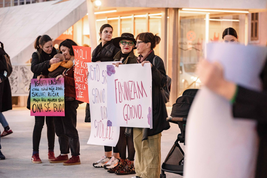 Ništa cvijeće i bombonijere: Šibenčanke, uz pokojeg Šibenčana, proslavile Dan žena na drugačiji način