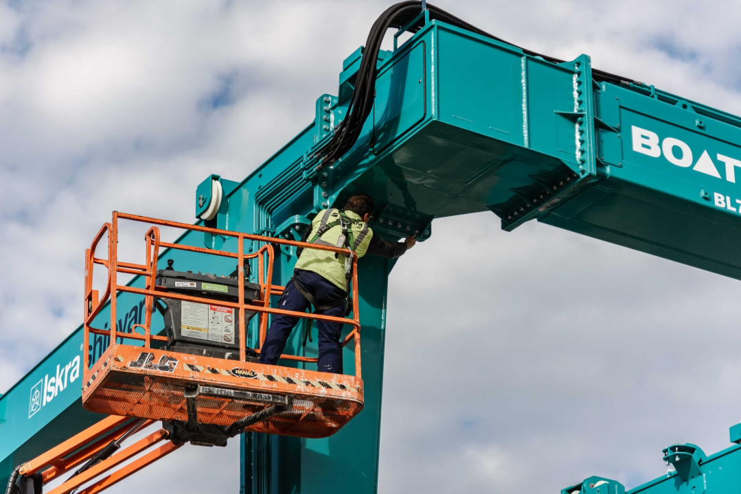 U tijeku je montaža novog travellifta kapaciteta 75 tona u Iskra brodogradilištu!