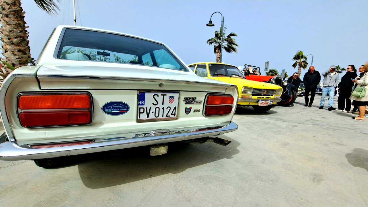 Uskršnji doručak u Rogoznici uveličali i oldtimeri