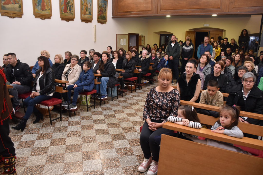 Marljivo njeguju svoje običaje: Čuvari Kristova groba u Mirloviću