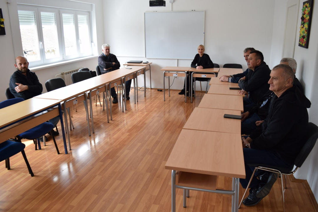 NP Krka:  Kao doprinos očuvanju bioraznolikosti, osposobljeno trinaest novih pčelara