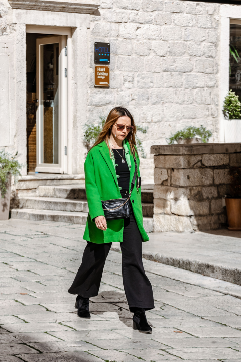 Kožne jakne i šareni sakoi: Evo što su dame iz Đira nosile ovih dana!