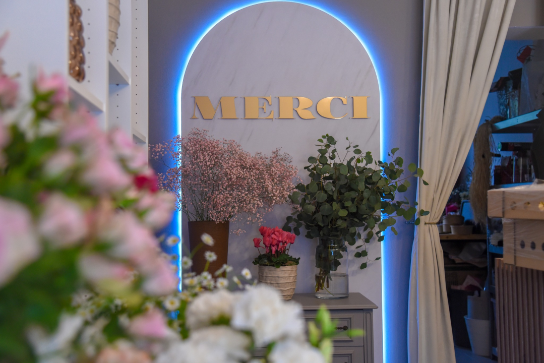 Merci flower&amp;gift shop nudi najljepše cvjetne bukete i asortiman poklona! 