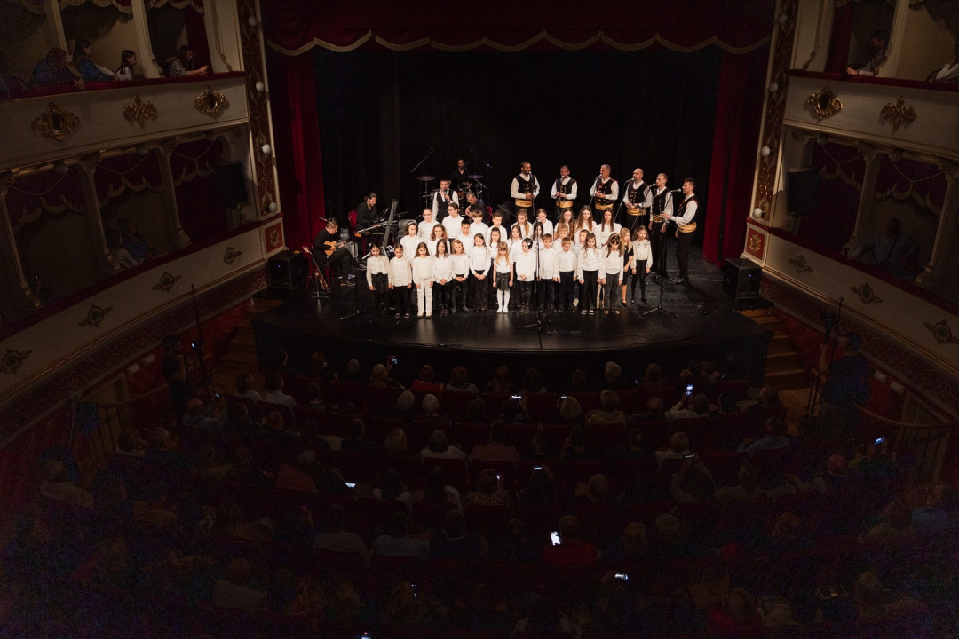 Klapa Sebenico u HNK Šibenik održala koncert za pamćenje: 'Predivna večer i to u našem gradu'