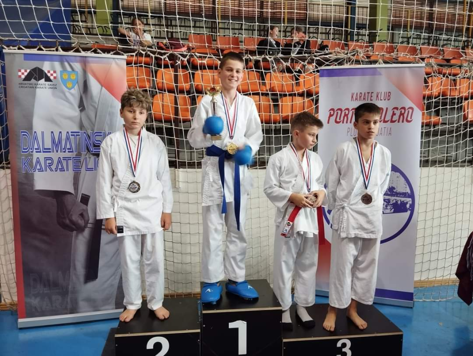 Karate klub Murter na 1. kolu Dalmatinske lige u Pločama osvojio tri medalje  