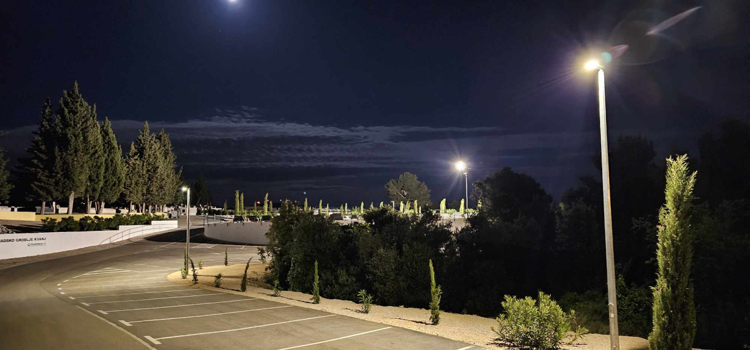Nova rasvjeta i video nadzor na gradskom groblju Kvanj 