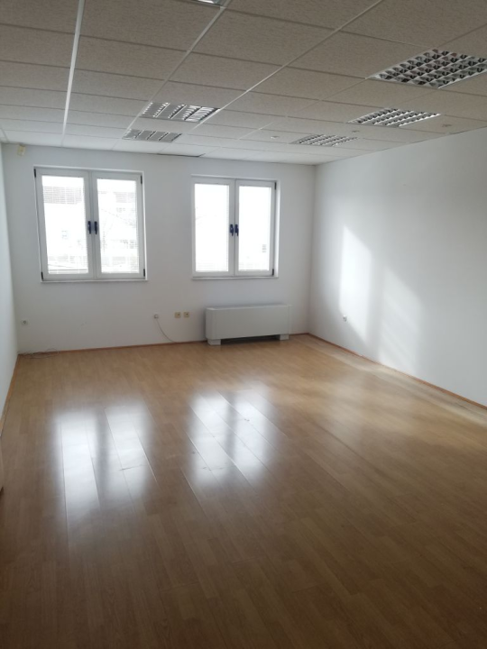 Iznajmljuje se atraktivan uredski prostor u Šibeniku! 