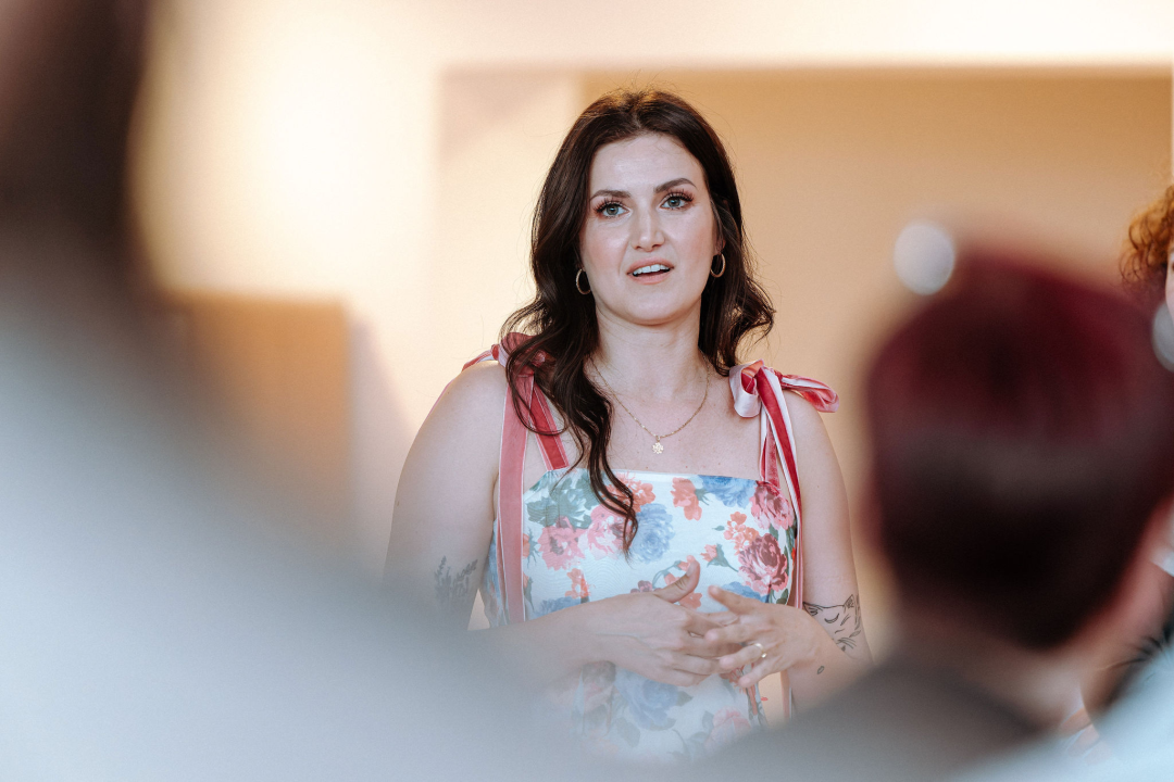 U knjižnici otvorena izložba 'Izađi mala' Sanje Dugandžić