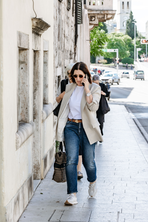Sređene Šibenčanke  gradom prošetale proljetne komade