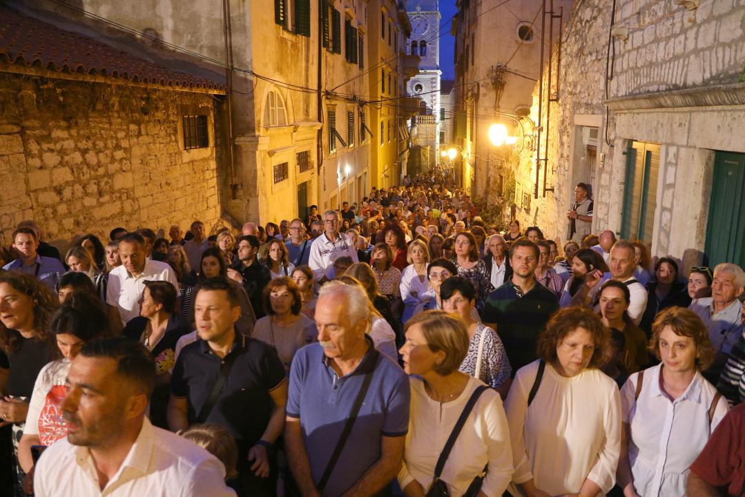 Šibenčani misom u katedrali pa procesijom proslavili svetkovinu Tijelova