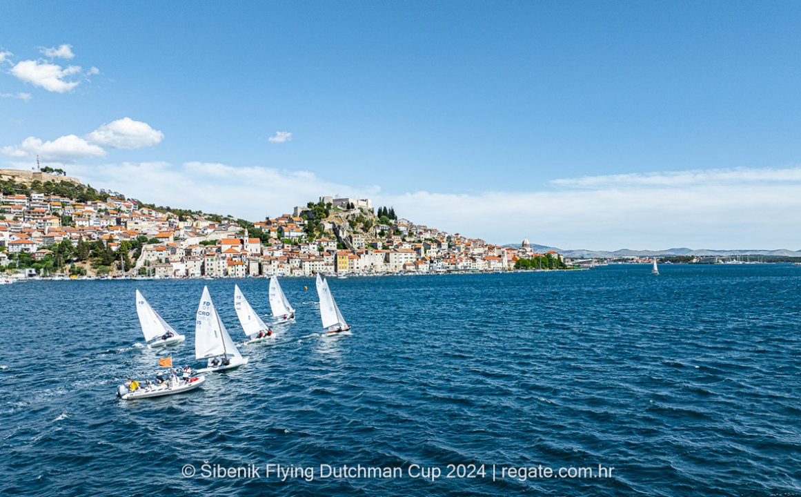 Mađarski jedriličari slavili na šibenskoj regati u jednoj od najbržih klasa i po povoljnom vjetru