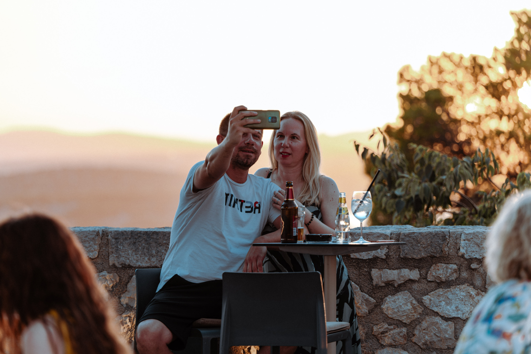 Natali Dizdar, vatromet i odlično raspoloženi Šibenčani: 'Odjednom mjesec izlazi točno iza nje'