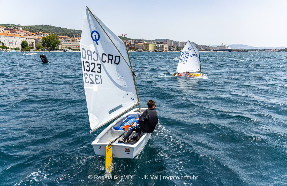Jakov Blinja iz Jedriličarskog kluba Šibenik najbolji na Valovoj festivalskoj regati optimista