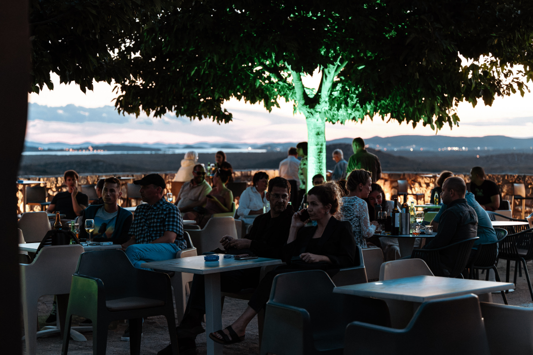 Nina Romić na Baroneu Djevojkom iz mog kraja rastjerala buru 