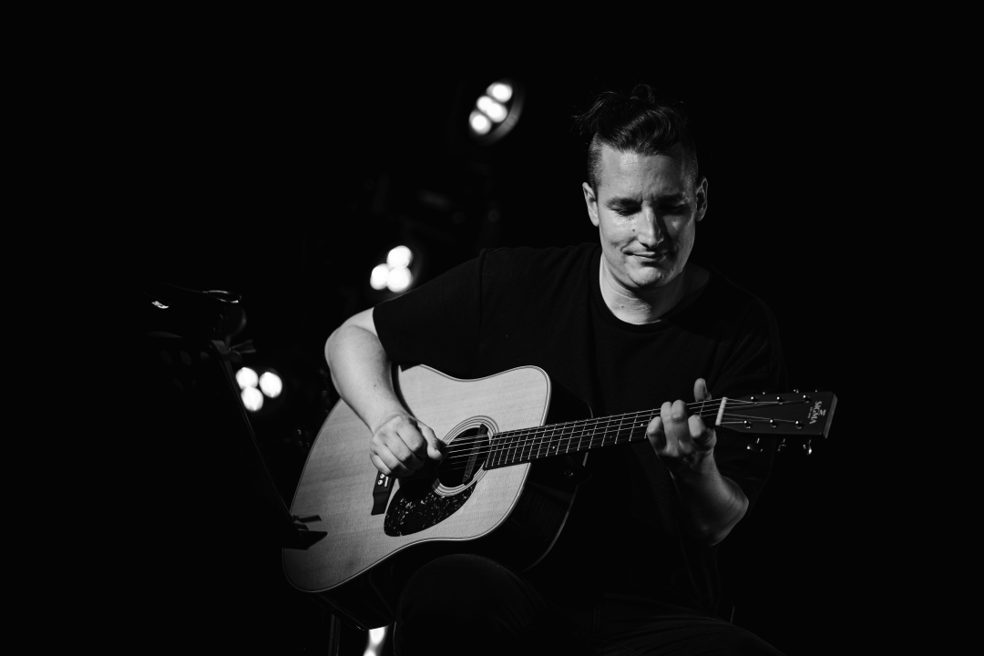 Ivan Pešut svirao od laganih balada do zagrijavanja za techno party na Martinskoj 