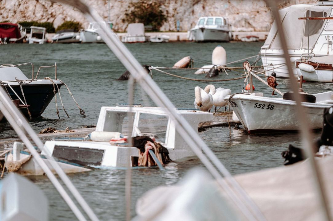 'Podmornice' konačno izvađene iz mora u Docu: Dvije vlasnici, a jednu službe