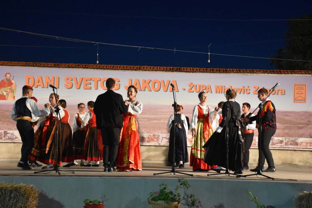Čuvari tradicijske kulture oduševili na 23. Večeri foklora u Mirlović Zagori