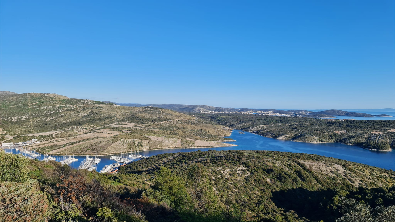 Predivni Primošten: Grad plaža, kamene čipke i vidikovaca za uživanje u zalascima sunca