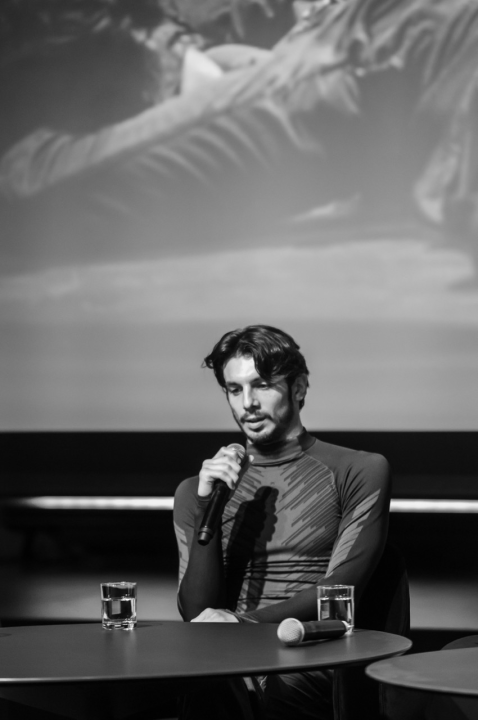 Anatomija zagrljaja i preispitivanje percepcije vlastitog tijela na tvrđavi Barone