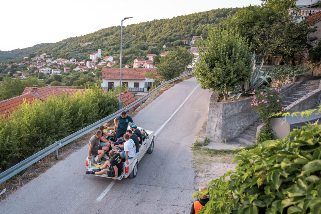 Više od 50 natjecatelja utrkivalo se na karićima kroz Rupe