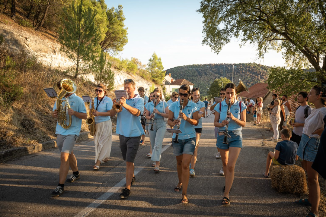 Više od 50 natjecatelja utrkivalo se na karićima kroz Rupe