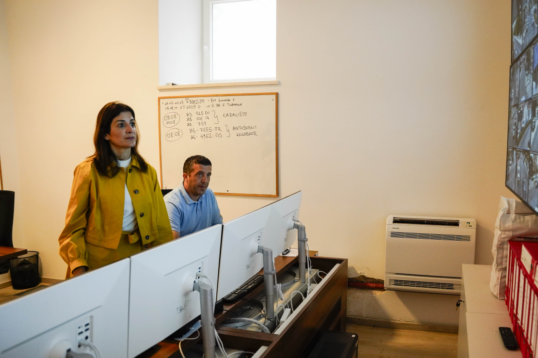 Američka veleposlanica Nathalie Rayes sastala se sa gradonačelnikom Burićem