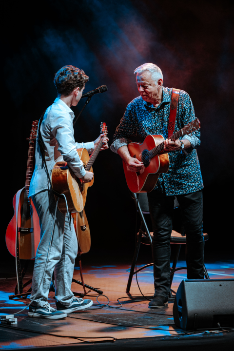 Gitaristička legenda Tommy Emmanuel na Mihovilu oduševio sviranjem tri dionice istovremeno 