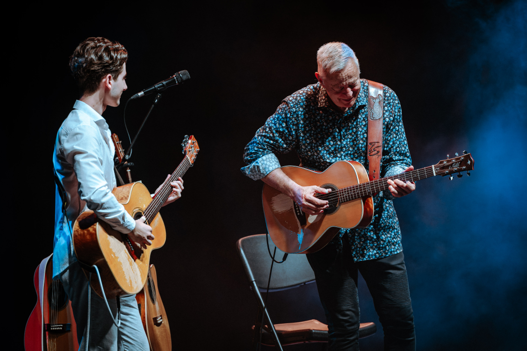 Gitaristička legenda Tommy Emmanuel na Mihovilu oduševio sviranjem tri dionice istovremeno 