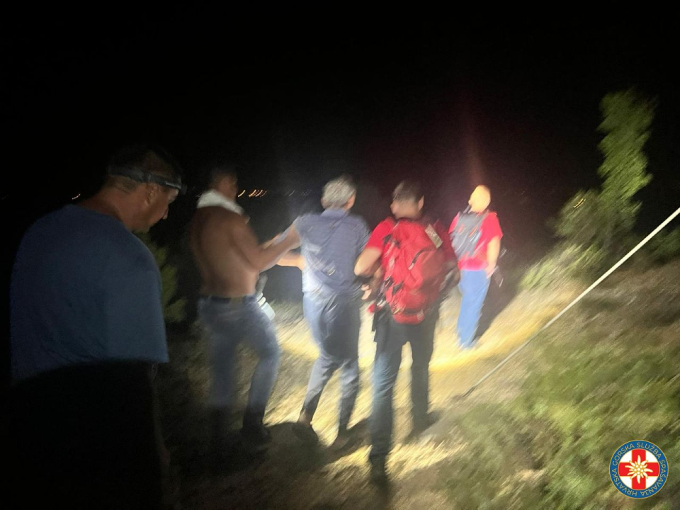 Sretan kraj potrage: U skradinskom zaleđu noćas pronađen izgubljeni stariji muškarac