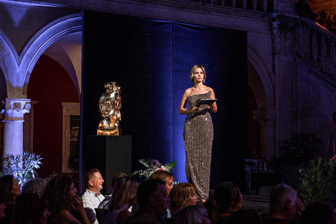 Duška Brčić-Šušak pobjednica Večeri dalmatinske šansone, Ibrica Jusić dobio nagradu za životno djelo