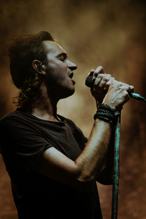 Editorsi održali fantastičan koncert u Šibeniku, nije ih omeo ni vjetar ni kiša