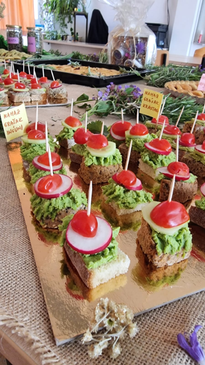 Kninski srednjoškolci u školskom vrtu uzgajaju povrće od kojeg prave namaze