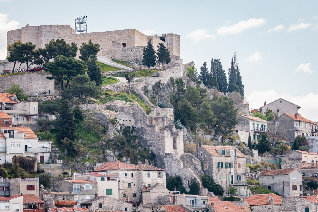 Revitalizacija  Dvostrukog bedema od Doca do Mihovila dobila lokacijsku dozvolu: Kombinacija drvenih i pokretnih stepenica