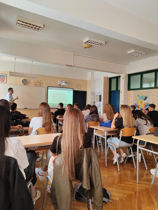 Primjena AI u predviđanju trendova: Zanimljiva radionica TUŠ-a i VUŠ-a Šibenik