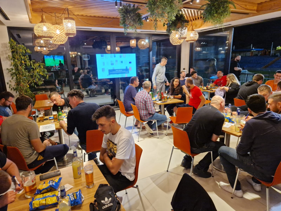 HNK Šibenik se uključio u kvizomaniju: Poznavatelji nogometa se natjecali na stadionu