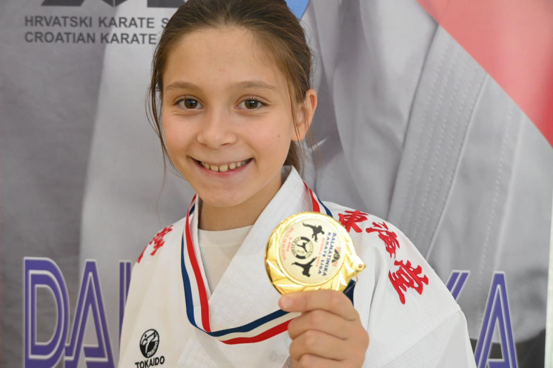 Karate klubu Okit Vodice pregršt medalja i ekipna titula na drugom kolu Dalmatinske lige